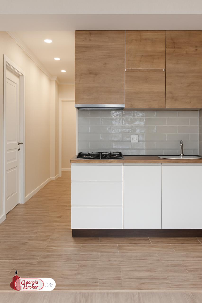 продается квартира с новым ремонтом 3-комнаты